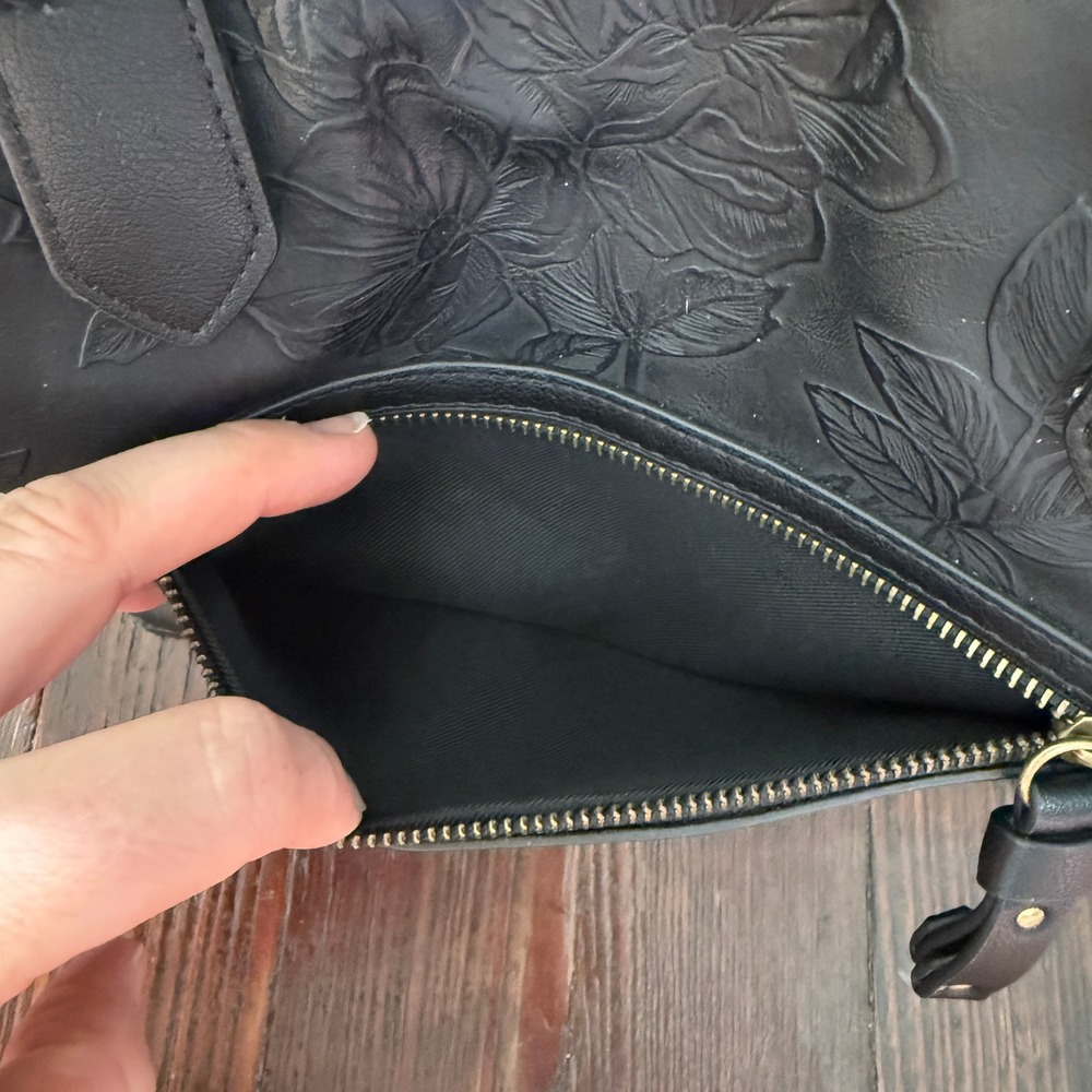 Frye & Co Tote Bag Purse Black Embossed Floral Rose Faux Leather Shoulder - Picture 9 of 10